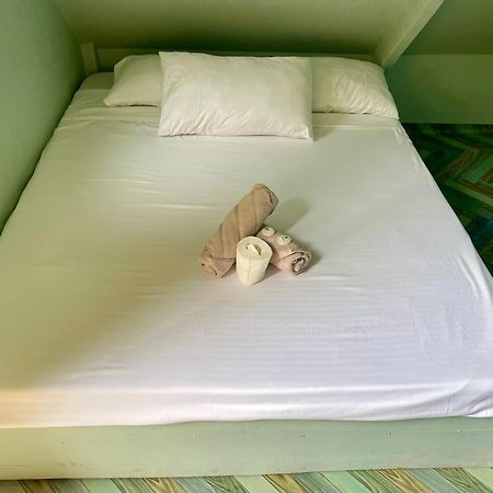 Borbon'S Treehouse By The Sea Bed & Breakfast Mambajao Bagian luar foto
