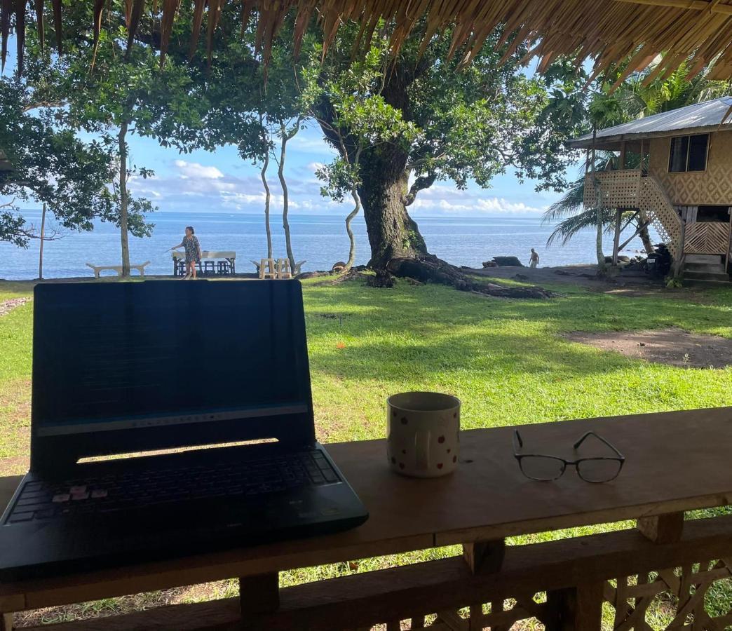 Borbon'S Treehouse By The Sea Bed & Breakfast Mambajao Bagian luar foto