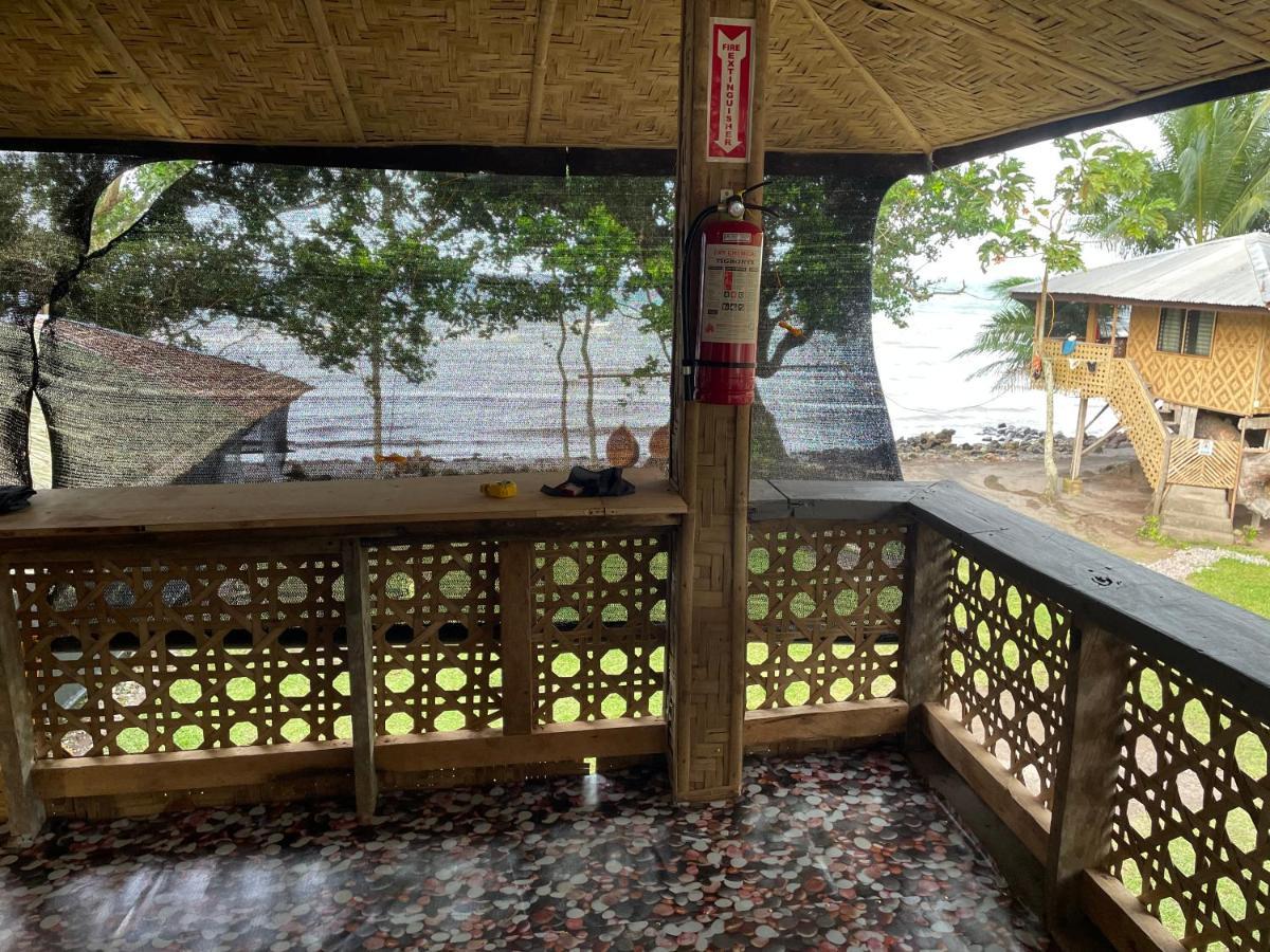 Borbon'S Treehouse By The Sea Bed & Breakfast Mambajao Bagian luar foto
