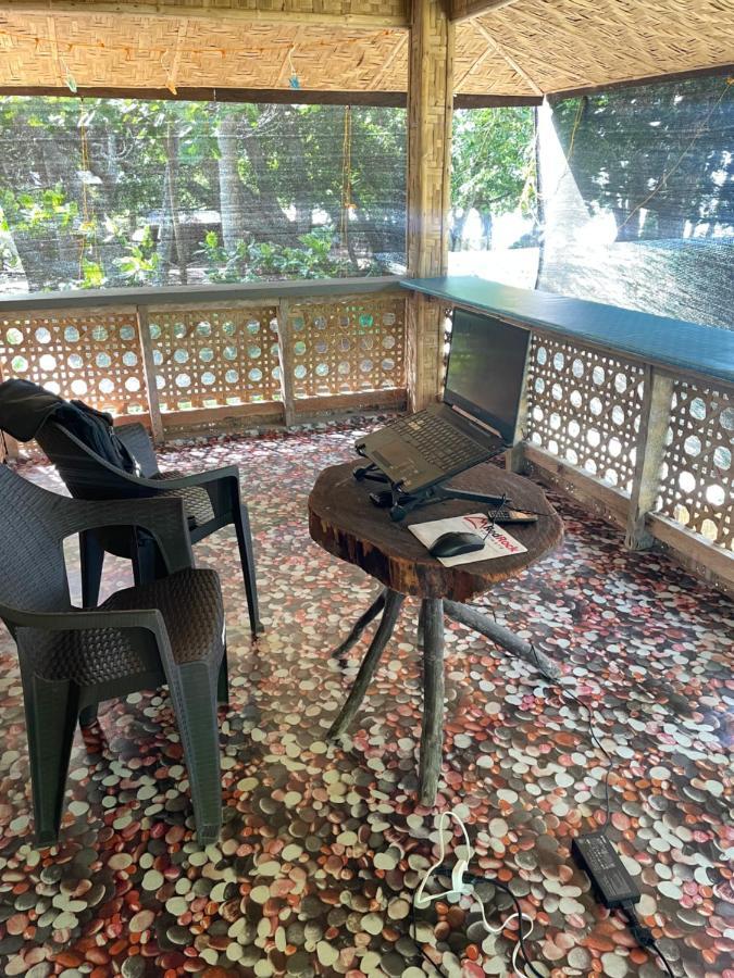 Borbon'S Treehouse By The Sea Bed & Breakfast Mambajao Bagian luar foto