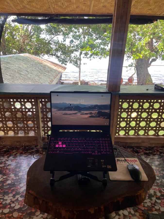 Borbon'S Treehouse By The Sea Bed & Breakfast Mambajao Bagian luar foto