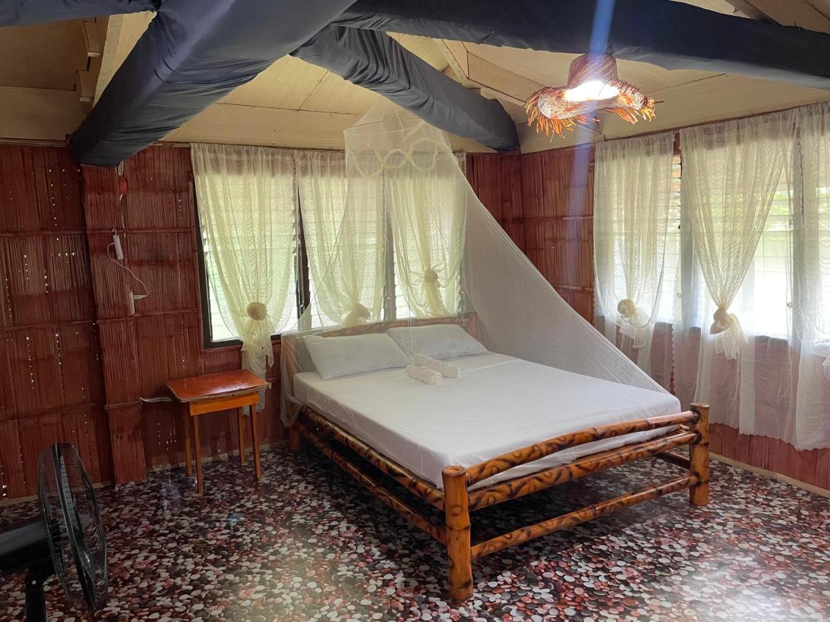 Borbon'S Treehouse By The Sea Bed & Breakfast Mambajao Bagian luar foto