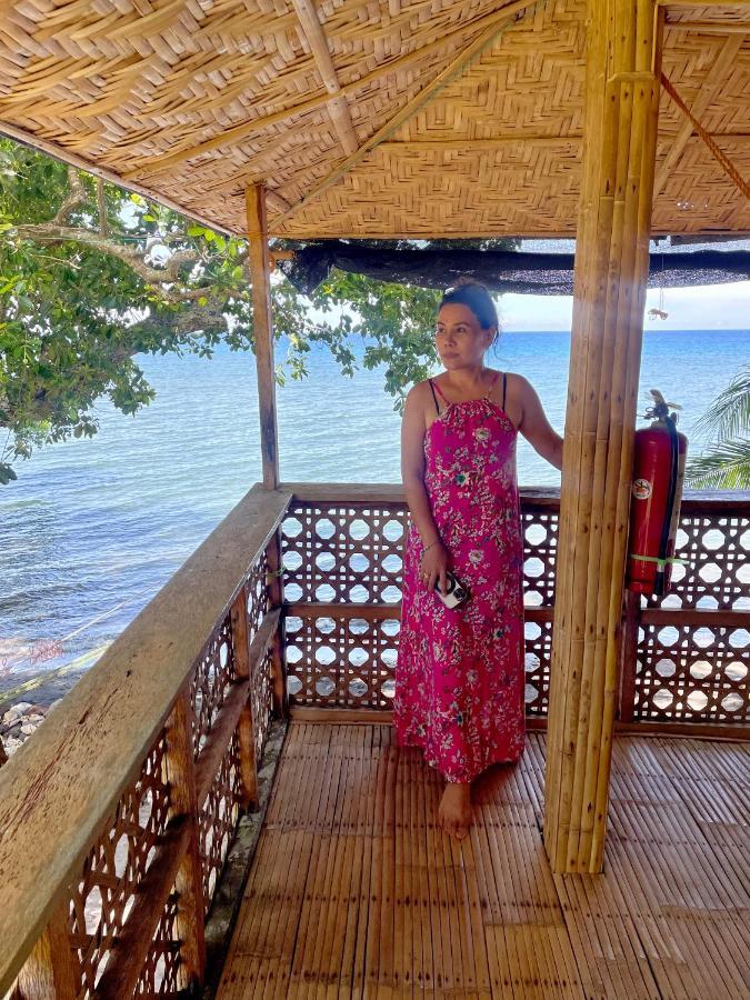 Borbon'S Treehouse By The Sea Bed & Breakfast Mambajao Bagian luar foto