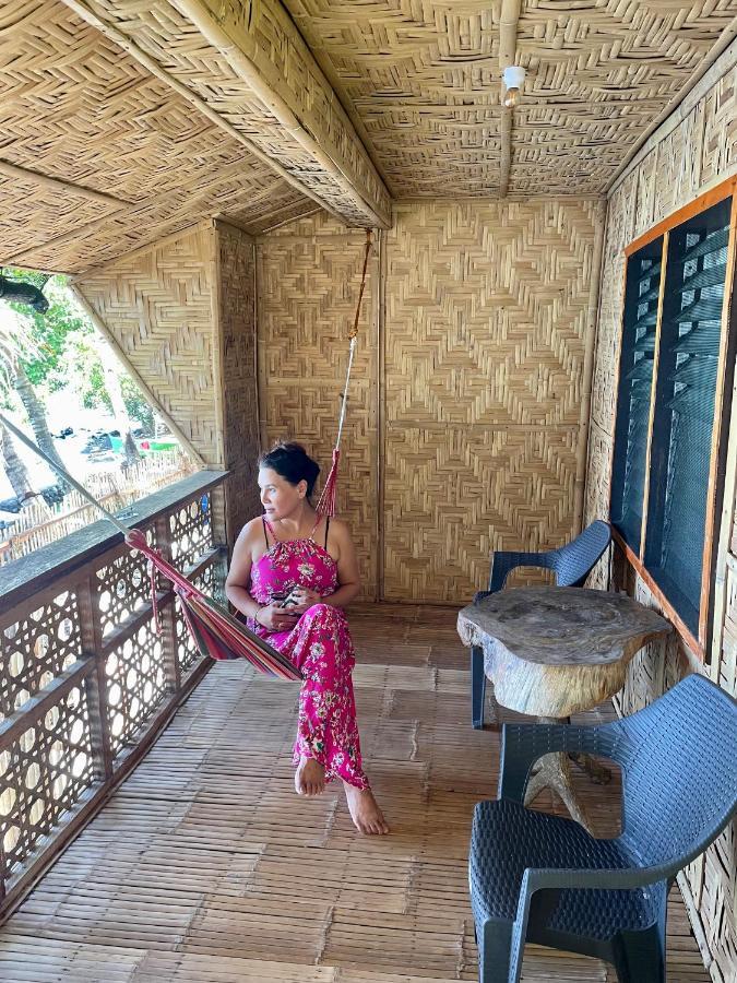 Borbon'S Treehouse By The Sea Bed & Breakfast Mambajao Bagian luar foto