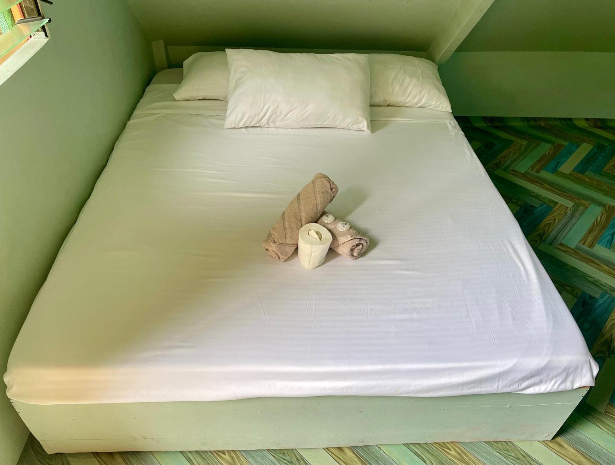Borbon'S Treehouse By The Sea Bed & Breakfast Mambajao Bagian luar foto