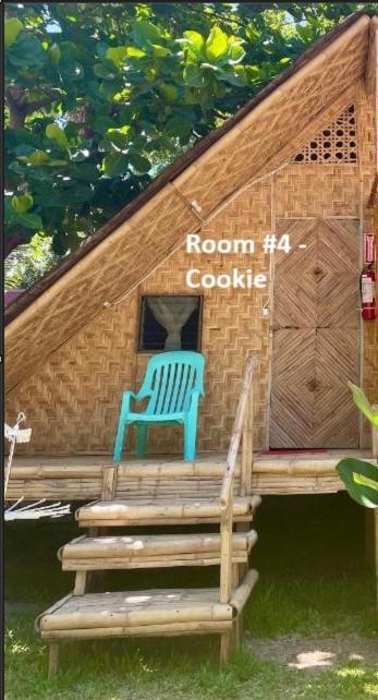 Borbon'S Treehouse By The Sea Bed & Breakfast Mambajao Bagian luar foto
